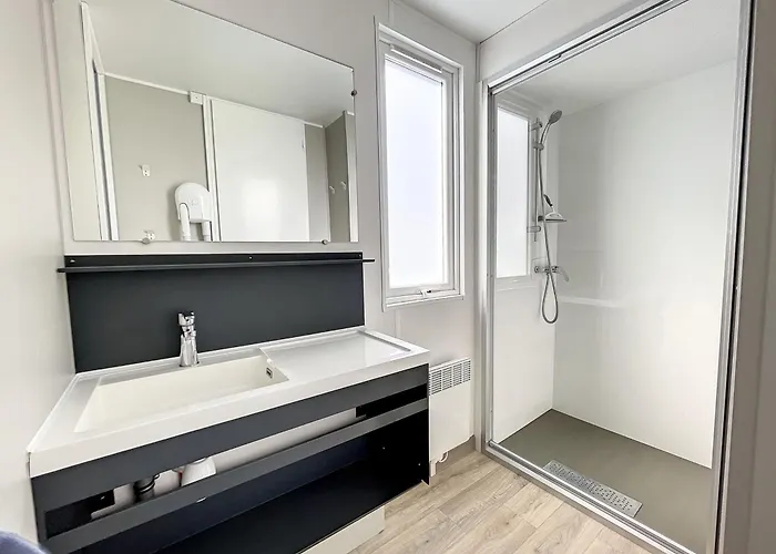 Mobil-home Grand Confort, 4 Pers, 2 Ch, Piscine Chauffee, Wifi, Animaux, Parking - Fr-1-361a-93