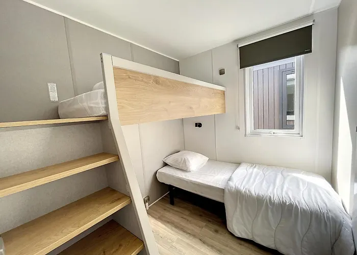 Mobil-home Grand Confort, 4 Pers, 2 Ch, Piscine Chauffee, Wifi, Animaux, Parking - Fr-1-361a-93 בית נופש *