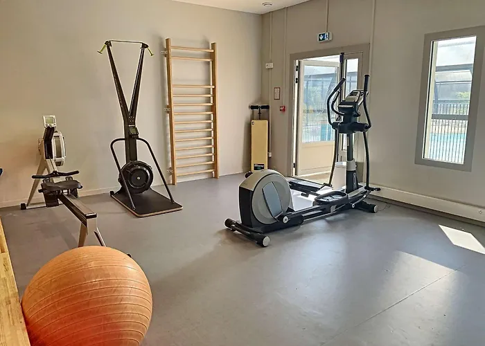 Mobil-home Grand Confort, 4 Pers, 2 Ch, Piscine Chauffee, Wifi, Animaux, Parking - Fr-1-361a-93