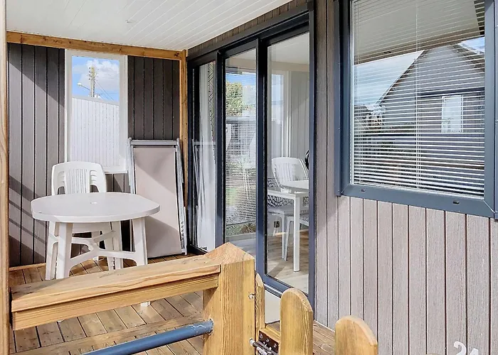 Mobil-home Grand Confort, 4 Pers, 2 Ch, Piscine Chauffee, Wifi, Animaux, Parking - Fr-1-361a-93 * ז'ולוביל-לה-פאן